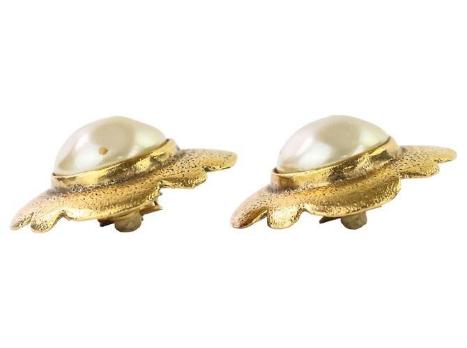 Vintage Chanel Clip-Ohrringe aus Gold mit Kunstperlen Golden - Ansicht 4