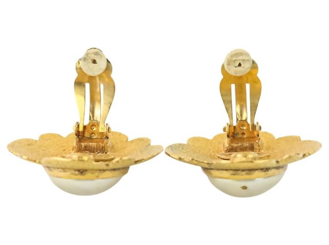 Vintage Chanel Clip-Ohrringe aus Gold mit Kunstperlen Golden - Ansicht 9
