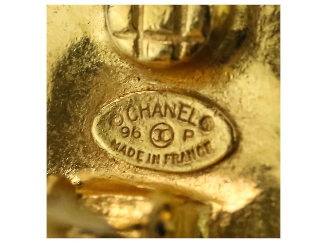Chanel Coco Mark Circle Clip Earrings Golden - view 11