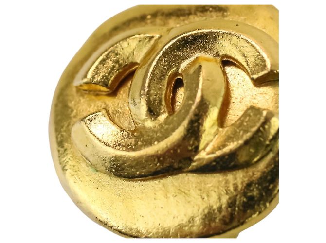 Chanel Coco Mark Circle Clip Earrings Golden - view 16