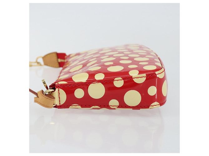 Pochette Accessoires Yayoi Kusama Punti Dipinti Monogram vernice Louis Vuitton Rosso - vista 4
