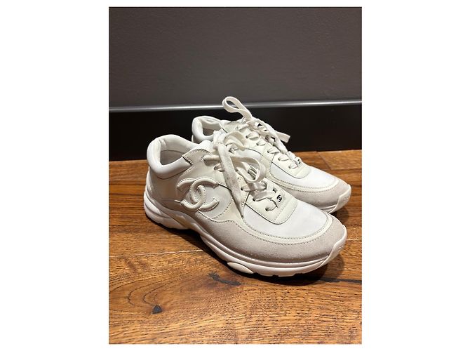 Sneakers in pelle e suede bianco Chanel - vista 2