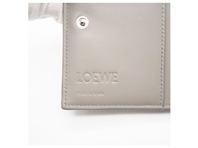 Billetera compacta slim de piel de ternera texturizada Loewe Castaño - vista 14