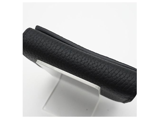 Billetera Tiny Capucines en Taurillon Louis Vuitton Negro - vista 6