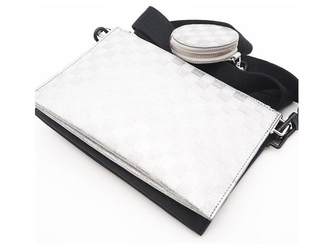 Pochette Trio Monogram Damier Glitter Taurillon NM M59682 di Louis Vuitton Nero Argento - vista 3