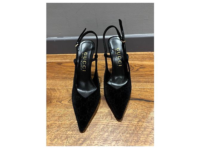 Décolleté Slingback GG in Velluto Nero Gucci - vista 10