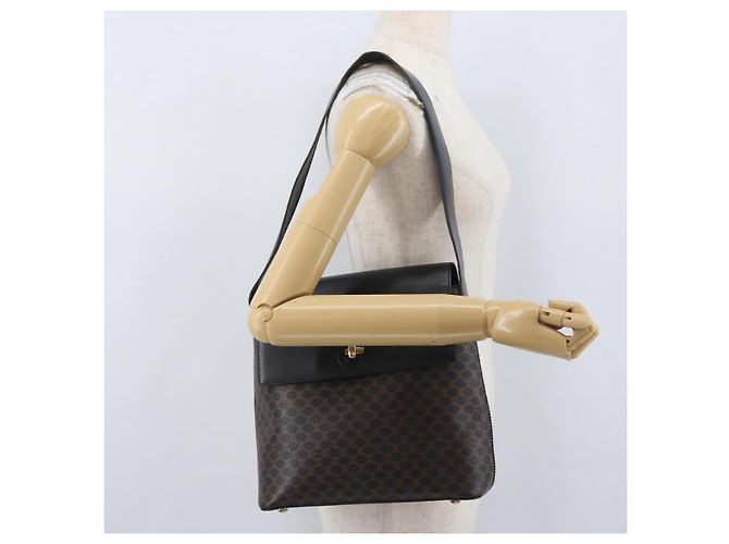 Céline Borsa a Spalla in Tela Macadam CELINE in Pelle PVC Nera e Dorata Auth 171442V Nero D'oro - vista 23