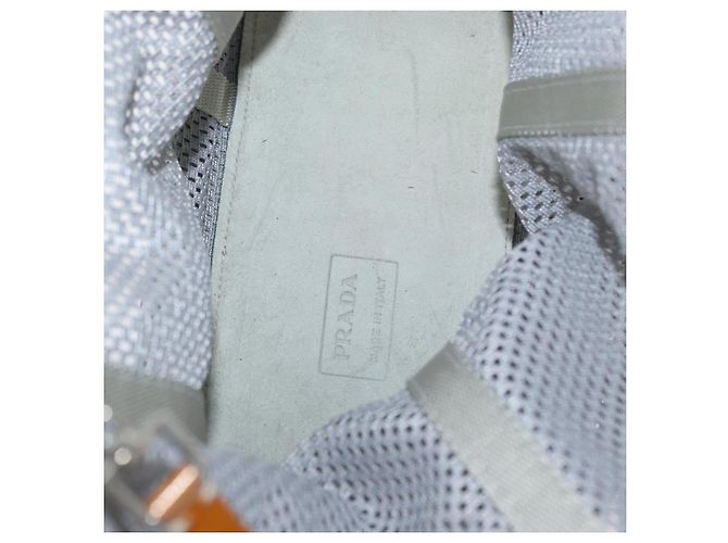 PRADA Mesh Sporttasche aus Nylon mit lackiertem Leder Grau Silber Auth 173584 Braun - Ansicht 14