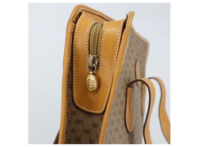 Gucci Borsa tote Micro GG Supreme in PVC beige e oro Auth ki6459 D'oro - vista 15