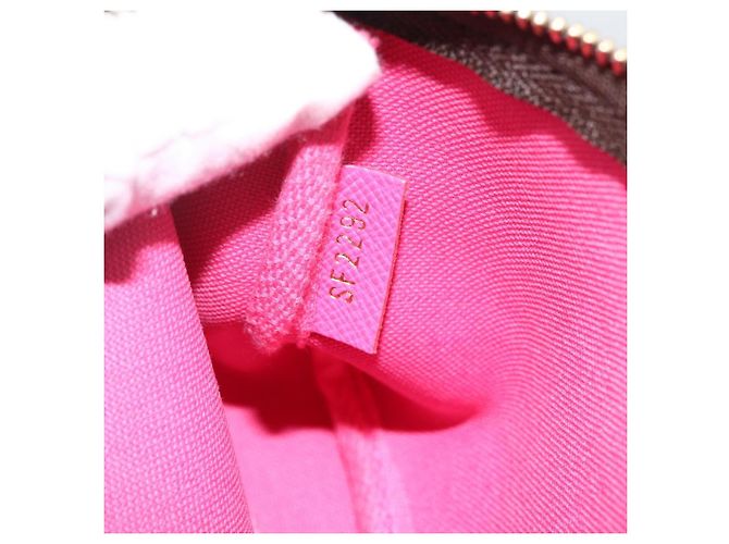 LOUIS VUITTON Monogram Vivienne Mini Pochette Accessoires M81633 Auth 167031SM Monograma - vista 11
