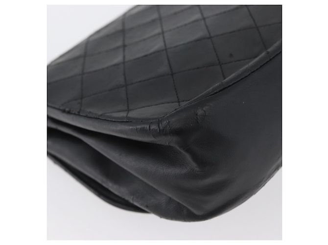 CHANEL Borsa a Spalla Matelassé in Pelle di Agnello Nera Oro CC Auth bs33642 Nero D'oro - vista 13