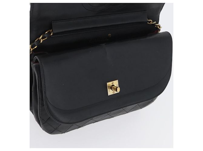 CHANEL Borsa a Spalla Matelassé in Pelle di Agnello Nera Oro CC Auth bs33642 Nero D'oro - vista 18