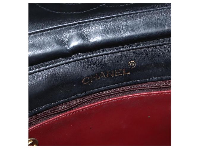 CHANEL Borsa a Spalla Matelassé in Pelle di Agnello Nera Oro CC Auth bs33642 Nero D'oro - vista 23