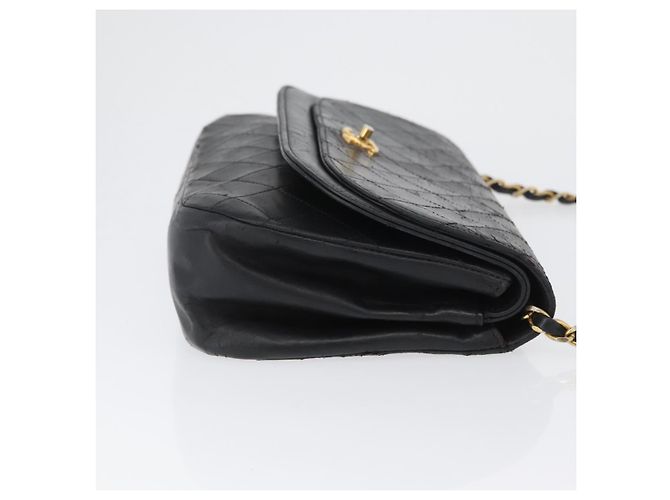CHANEL Borsa a Spalla Matelassé in Pelle di Agnello Nera Oro CC Auth bs33642 Nero D'oro - vista 4