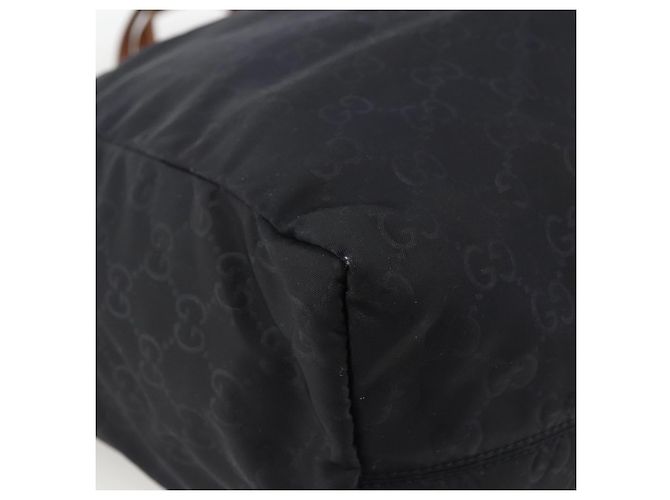 Borsa tote in tela GG Gucci in nylon nero e oro 282439 Auth BA10417 D'oro - vista 11
