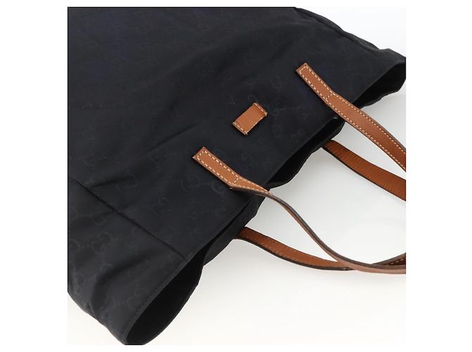 Borsa tote in tela GG Gucci in nylon nero e oro 282439 Auth BA10417 D'oro - vista 6