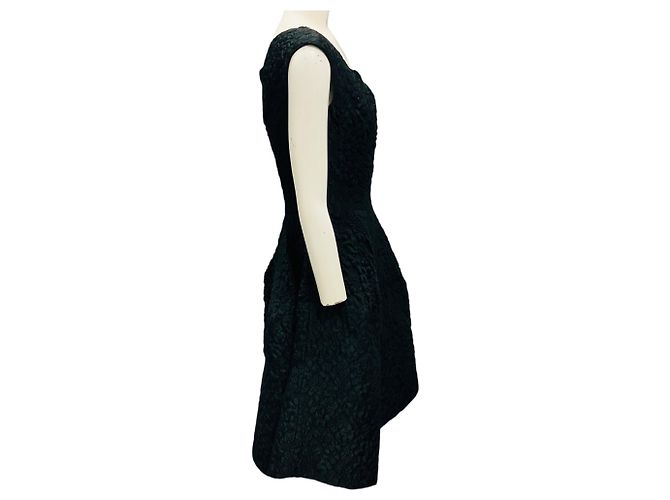 Vestido de cóctel de brocado floral acolchado negro de Simone Rocha - vista 2