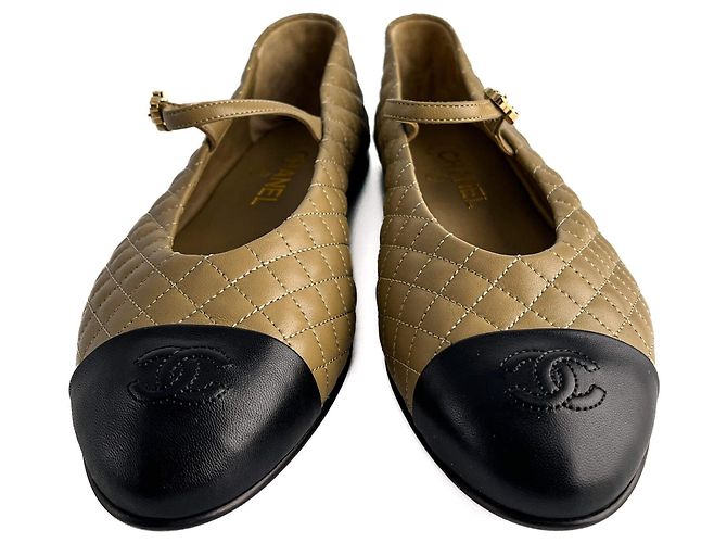 Timeless Chanel Ballerinas aus Kalbsleder mit gestepptem Cap-Toe in Bicolor Mehrfarben - Ansicht 2