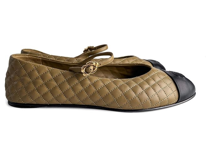 Timeless Chanel Ballerinas aus Kalbsleder mit gestepptem Cap-Toe in Bicolor Mehrfarben - Ansicht 6