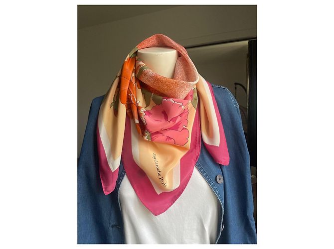 Maxi-Schal 80/90er Guy Laroche aus mehrfarbiger Seide mit Blumenmuster Pink Mehrfarben Beige Kamel - Ansicht 2