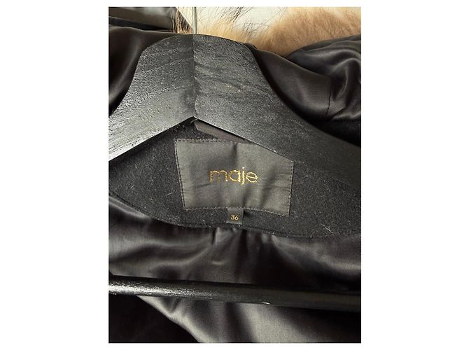 Abrigo negro Maje con capucha de piel - vista 7
