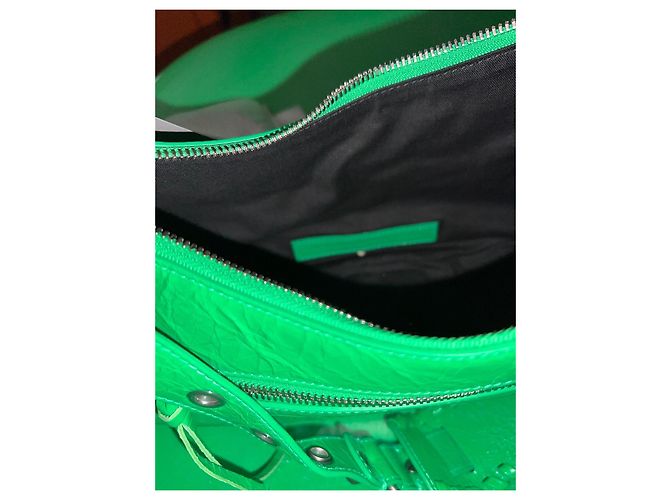 Le Cagole Borsa a spalla Balenciaga Cagole Verde in Pelle di Agnello - vista 15