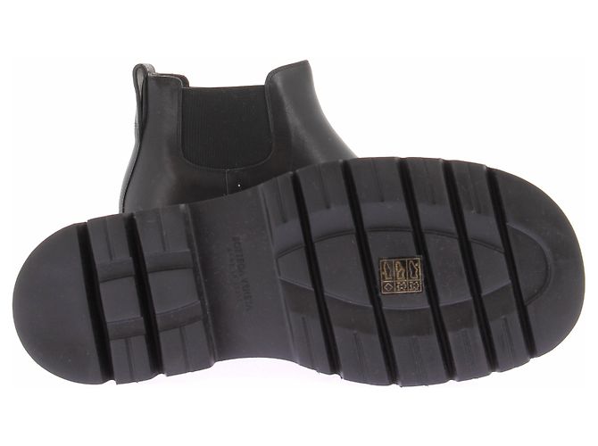 Bottega Veneta Botines "Chelsea Lug" bajos negros de cuero - vista 6