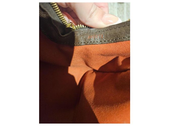 Borsa a spalla Louis Vuitton Marrone Scuro Pelle - vista 8