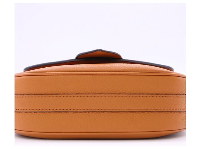 Bolsa de Ombro Pont Neuf Soft MM em Couro de Bezerro Louis Vuitton Marrom Cru Caramelo - vista 8