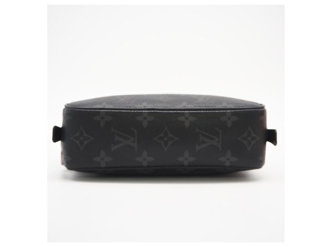 Poche PM True Toilette Eclipse Louis Vuitton Marrom Preto - vista 8