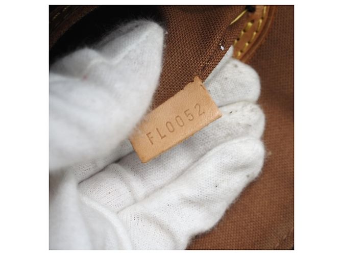 Bolsa de mão Alma PM Monograma Louis Vuitton Marrom - vista 15