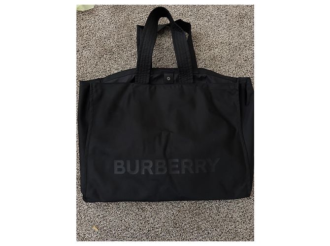 Burberry Borsa tote extra large in econyl Nero - vista 2