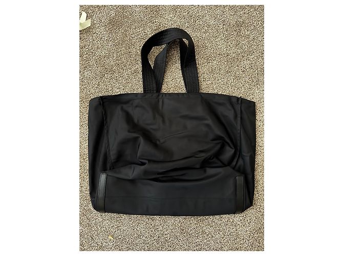 Burberry Borsa tote extra large in econyl Nero - vista 3