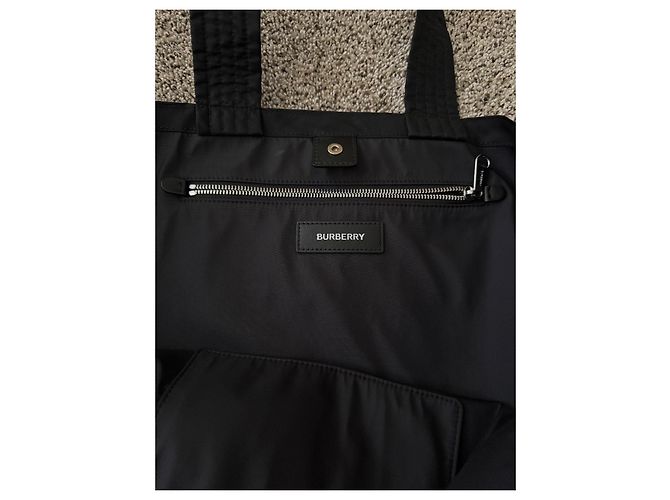 Burberry Borsa tote extra large in econyl Nero - vista 8