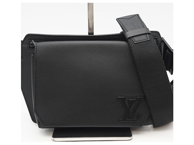 Borsa a vita Louis Vuitton LV Aerogramme Take-Off M57081 Nero - vista 2