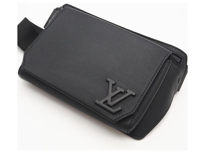 Borsa a vita Louis Vuitton LV Aerogramme Take-Off M57081 Nero - vista 3