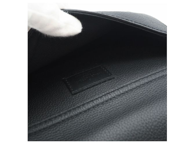 Borsa a vita Louis Vuitton LV Aerogramme Take-Off M57081 Nero - vista 9