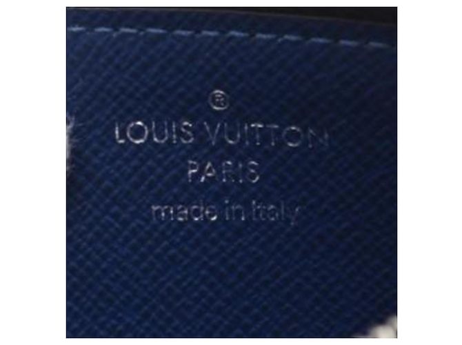 Louis Vuitton Taigarama Coin and Card Holder - view 11