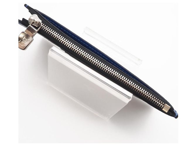 Louis Vuitton Taigarama Coin and Card Holder - view 5