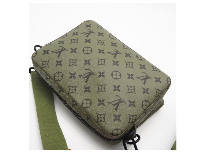 Borsa Messenger Trio Monogramma LOUIS VUITTON Rosso Cachi - vista 3