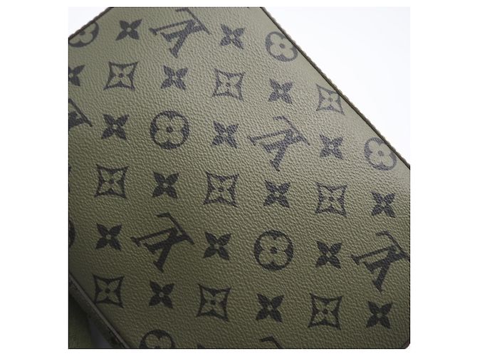 Borsa Messenger Trio Monogramma LOUIS VUITTON Rosso Cachi - vista 4
