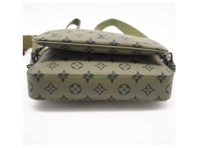 Borsa Messenger Trio Monogramma LOUIS VUITTON Rosso Cachi - vista 9