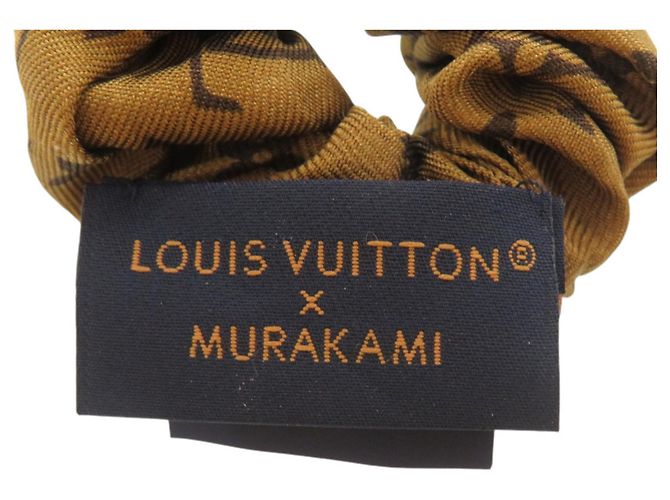 Scrunchie Monogramma Ciliegia Takashi Murakami di Louis Vuitton Marrone - vista 3