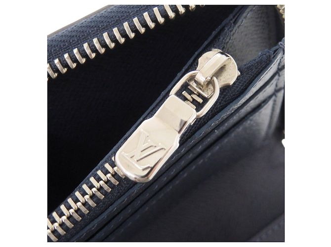 Louis Vuitton Navy Taiga Leather Long Wallet Navy blue - view 8