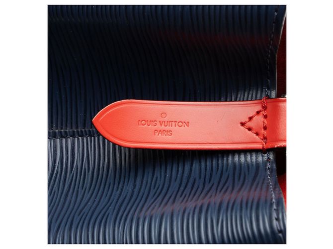 Néonoé Louis Vuitton Epi Leather Neonoe Shoulder Bag Blue - view 8
