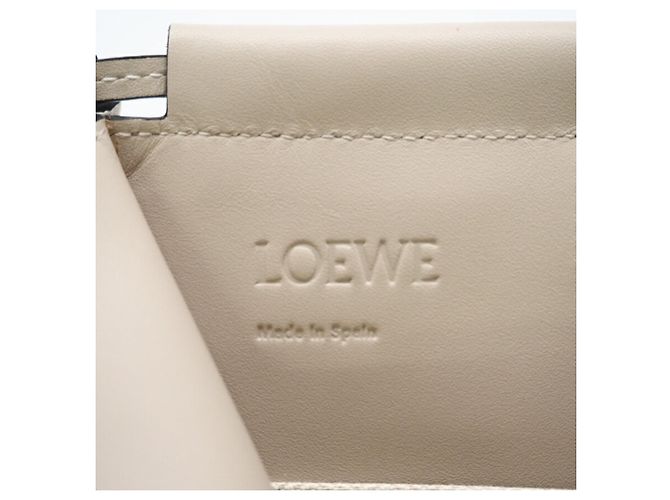 Loewe Medium Cushion Tote Bag aus beigem Leder - Ansicht 10
