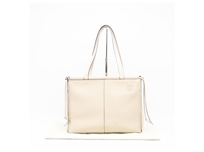 Loewe Medium Cushion Tote Bag aus beigem Leder - Ansicht 2