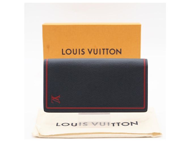 Portafoglio Lungo Brazza in Taiga Louis Vuitton Rosso Blu - vista 2