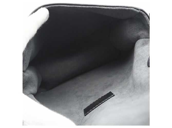 Borsa a Spalla Saumur BB Epi Louis Vuitton Nero - vista 10