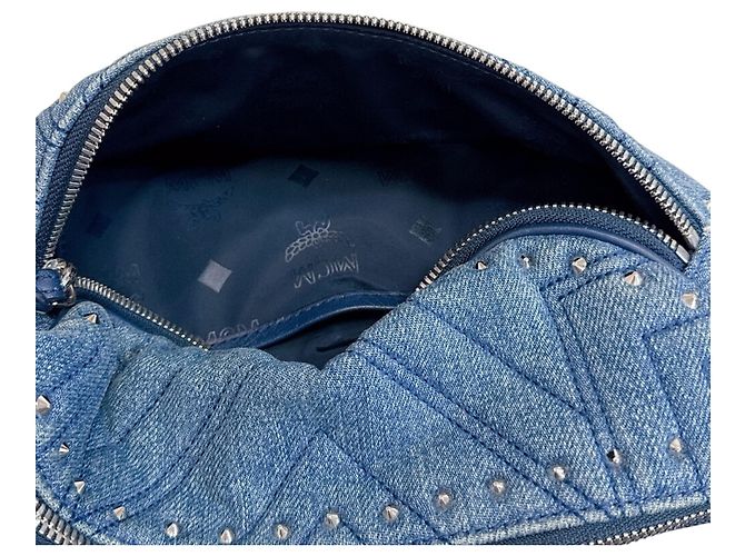 Bolsa sling em denim MCM com tachas acolchoadas Azul - vista 10